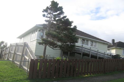 Photo of property in 8 Mitchell Grove, Ranui, Porirua, 5024