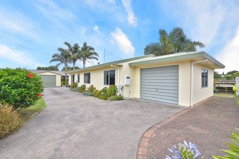 Photo of property in 45 Kane Road, Papamoa Beach, Papamoa, 3118