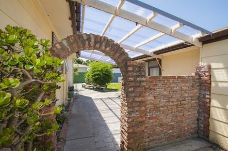 Photo of property in 4 Anita Grove, Riverdale, Gisborne, 4010