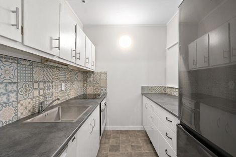 Photo of property in Hobson Court Flats, 13/70 Hobson Street, Thorndon, Wellington, 6011