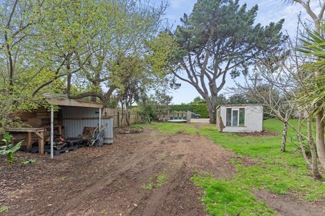Photo of property in 16 Arthur Street, Waikawa Beach, Levin, 5573