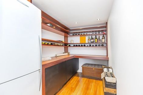 Photo of property in 273 Queens Drive, Lyall Bay, Wellington, 6022