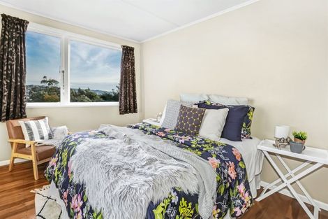 Photo of property in 16 Sasanof View, Ascot Park, Porirua, 5024