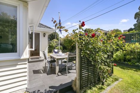 Photo of property in 41 Pukatea Street, Eastbourne, Lower Hutt, 5013