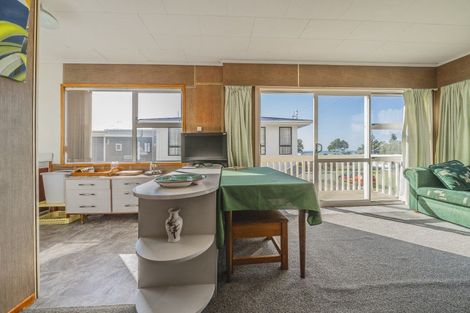 Photo of property in 121 Eighth Avenue, Urenui, 4377