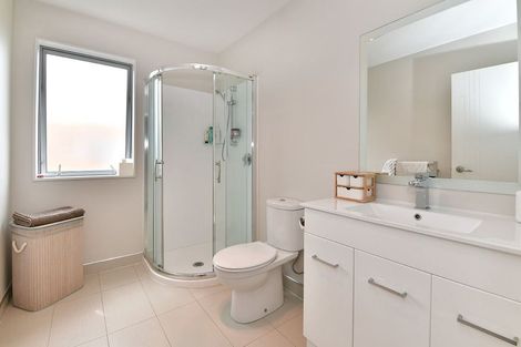 Photo of property in 1211 Whangaparaoa Road, Gulf Harbour, Whangaparaoa, 0930