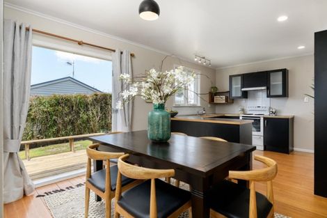Photo of property in 20 Queen Road, Bellevue, Tauranga, 3110