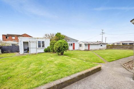 Photo of property in 6 Lincoln Street, Patea, 4520