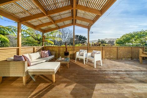 Photo of property in 17a Blue Mountains Road, Silverstream, Upper Hutt, 5019