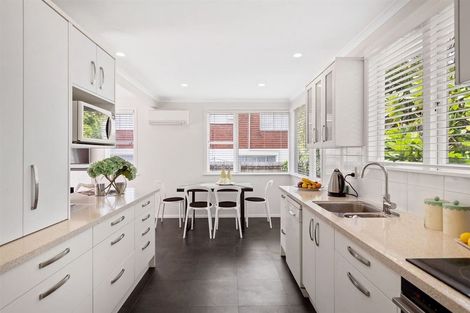 Photo of property in 1/12 Wolsley Avenue, Milford, Auckland, 0620