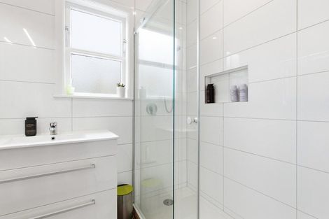 Photo of property in 51 Kinghorne Street, Strathmore Park, Wellington, 6022