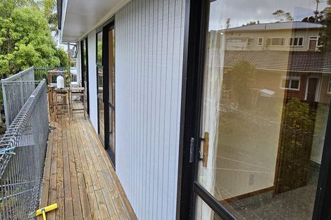 Photo of property in 30 Penning Road, Castor Bay, Auckland, 0620