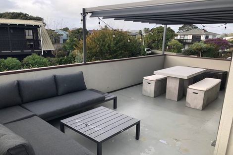 Photo of property in 2 Millen Place, Clarks Beach, 2122