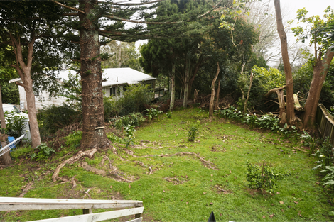 Photo of property in 16 Parrs Cross Road, Henderson, Auckland, 0612