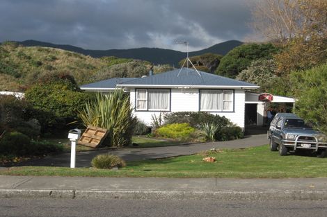 Photo of property in 42 Kiwi Road, Raumati Beach, Paraparaumu, 5032