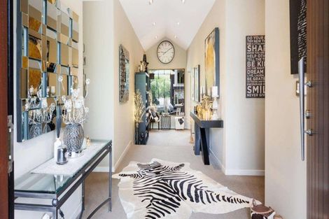 Photo of property in 7 Titirangi Drive, Fitzherbert, Palmerston North, 4471