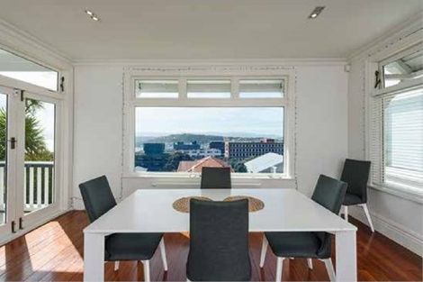 Photo of property in 8a Central Terrace, Kelburn, Wellington, 6012