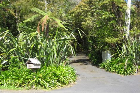 Photo of property in 550 Scenic Drive, Waiatarua, Auckland, 0612