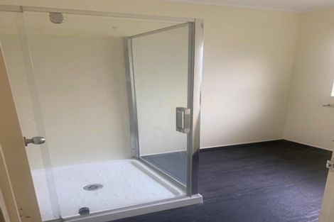 Photo of property in 4/8 Eulogy Place, Randwick Park, Auckland, 2105