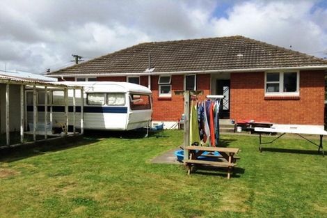 Photo of property in 1 Kauri Street, Levin, 5510