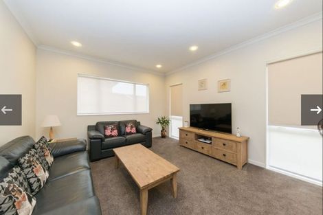 Photo of property in 5 Kilmacrennan Drive, Rosehill, Papakura, 2113