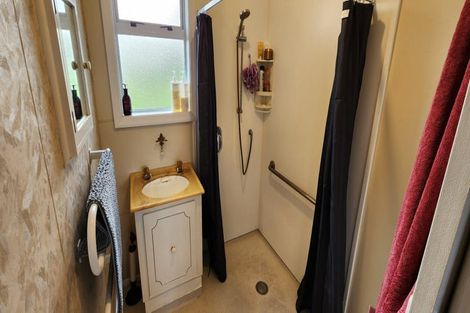 Photo of property in 17 Kairau Road West, Sentry Hill, New Plymouth, 4373