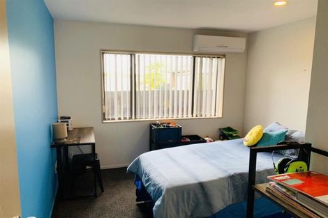 Photo of property in 318 Triangle Road, Massey, Auckland, 0614