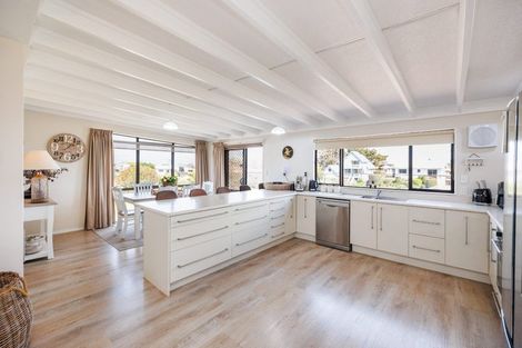 Photo of property in 8 Roore Street, Foxton Beach, Foxton, 4815