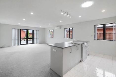 Photo of property in 520 Mairehau Road, Parklands, Christchurch, 8083