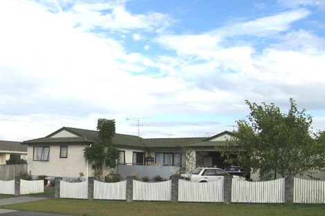 Photo of property in 50 Granville Drive, Massey, Auckland, 0614