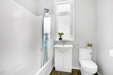 Photo of property in 71 Kauri Street, Miramar, Wellington, 6022