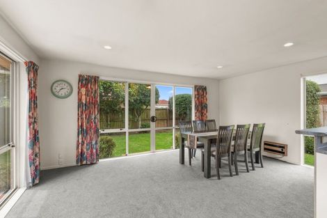 Photo of property in 4 Rosefield Lane, Northcote, Christchurch, 8052