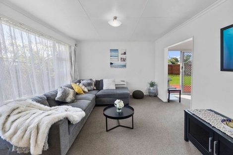 Photo of property in 17 Abraham Crescent, Milson, Palmerston North, 4414