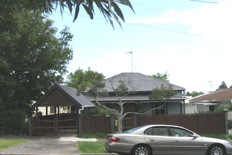 Photo of property in 17 Kiwi Road, Stanley Point, Auckland, 0624