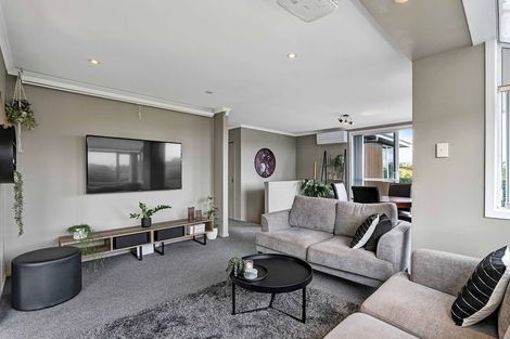 Photo of property in 116 Omata Road, Marfell, New Plymouth, 4310