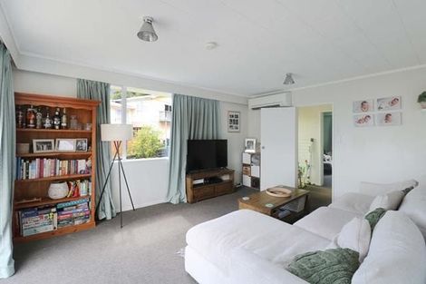 Photo of property in 1/11 Lowry Crescent, Stokes Valley, Lower Hutt, 5019