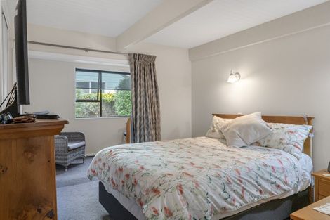 Photo of property in 92 Henley Street, Westport, 7825