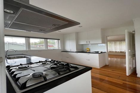 Photo of property in 2/20 Saint Peters Street, Northcote, Auckland, 0627