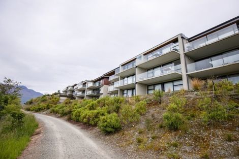 Photo of property in La Residence Du Lac, 26/527 Frankton Road, Queenstown, 9300