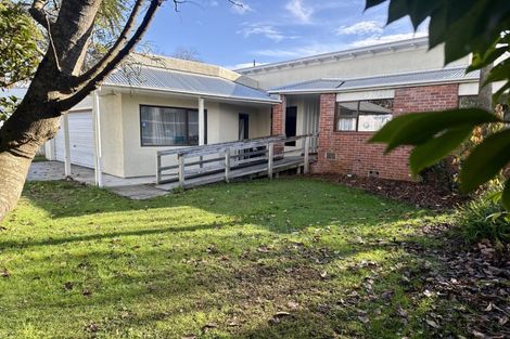Photo of property in 24 Savage Crescent, West End, Palmerston North, 4412