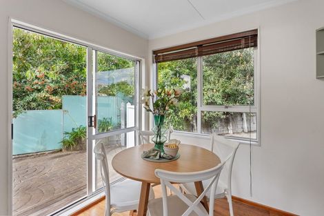 Photo of property in 6 Lindale Grove, Waikanae Beach, Waikanae, 5036