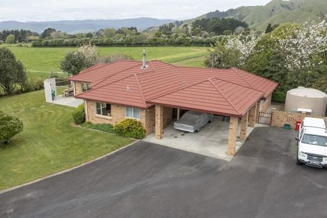 Photo of property in 34 Sutton Road, Te Horo, Otaki, 5582