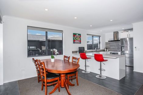 Photo of property in 16 Lippiatt Crescent, Pokeno, 2402