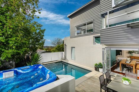 Photo of property in 20a Hebron Road, Waiake, Auckland, 0630