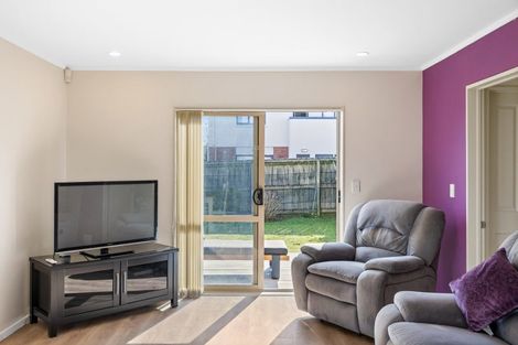 Photo of property in 2 Elwarth Way, Ranui, Auckland, 0612