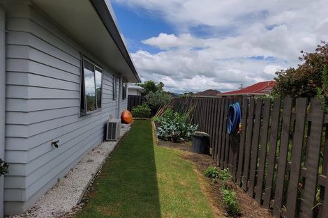 Photo of property in 122b Clevedon Road, Papakura, 2110