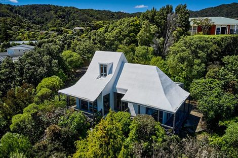 Photo of property in 65 Howard Road, Point Howard, Lower Hutt, 5013