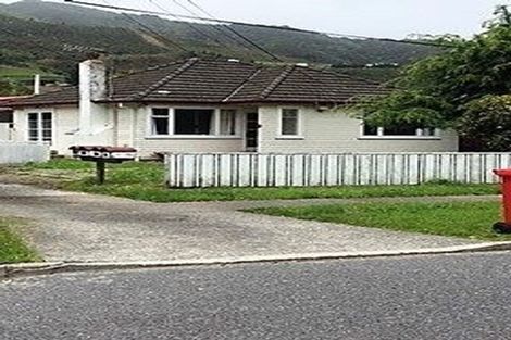 Photo of property in 19 Wood Street, Wainuiomata, Lower Hutt, 5014