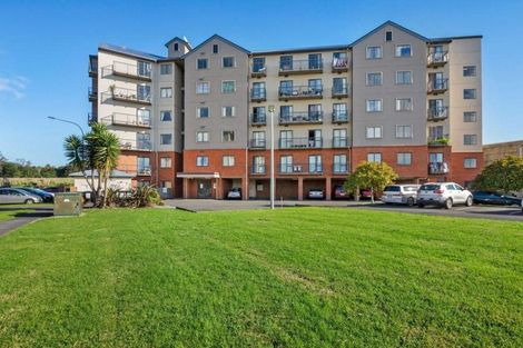 Photo of property in 6l/17 Crown Lynn Place, New Lynn, Auckland, 0600