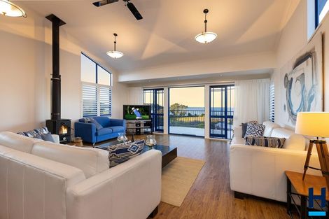 Photo of property in 8 Torlesse Drive, Kaiteriteri, Motueka, 7197